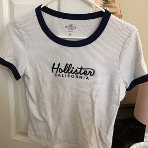 hollister cropped tee